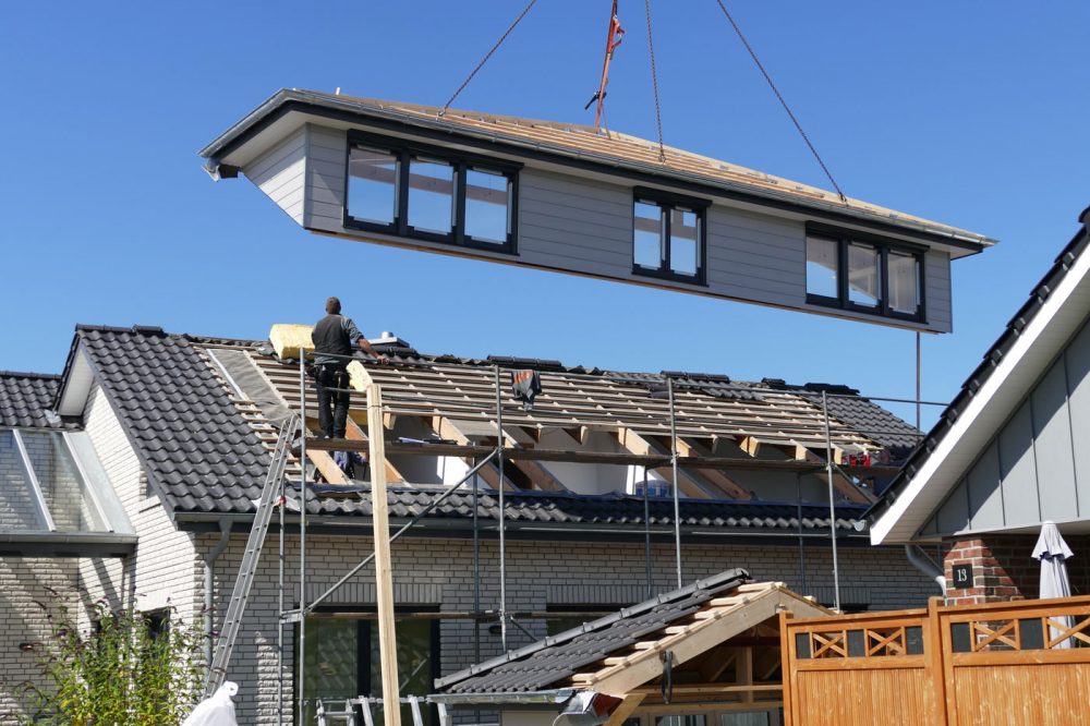 Dachgaube über Die Gesamte Hausbreite